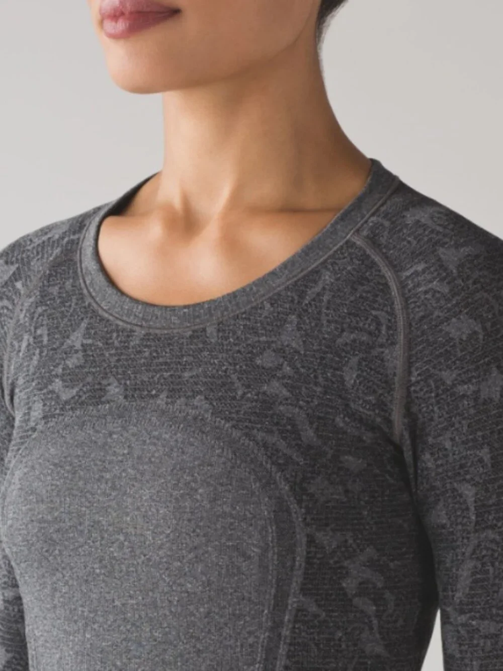 Lululemon Swiftly Tech Long Sleeve Crew Heathered Black Size 8 Sporty Gym Casual